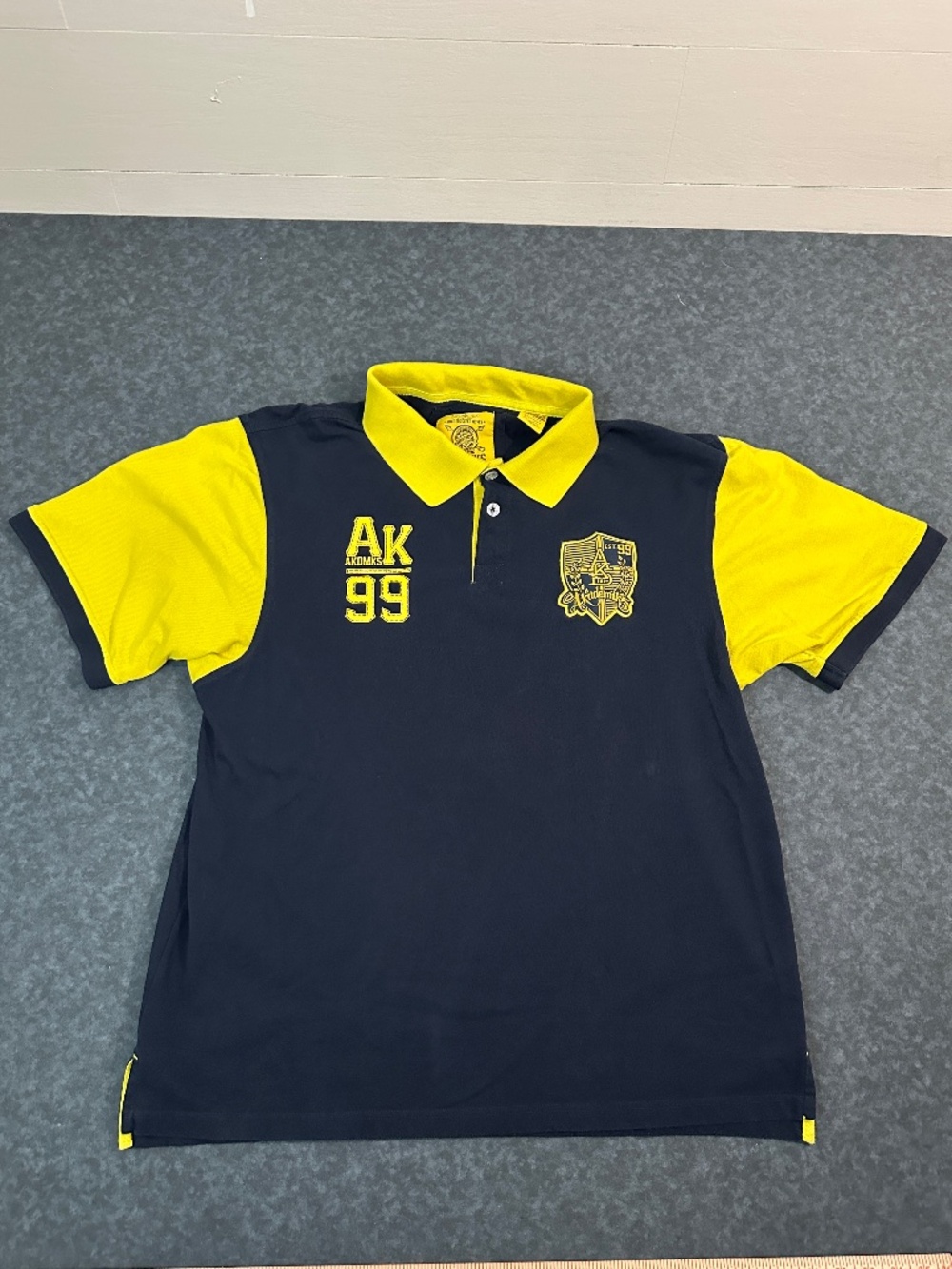 Y2K Akademiks AKDMKS Navy Blue and Yellow Graphic Polo Shirt Size 3X